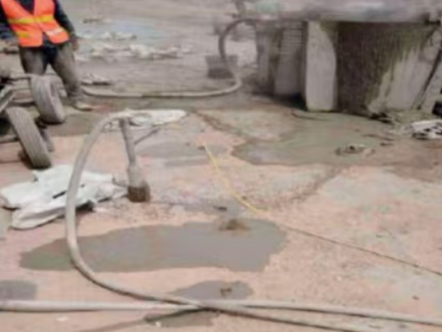 都兰水泥混凝土路面板底注浆技术 路面脱空注浆整治方案